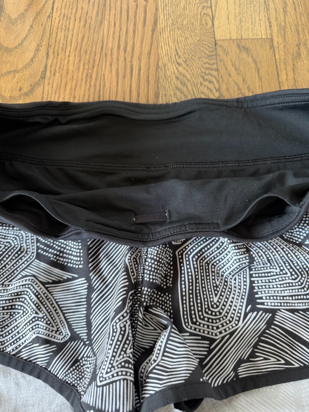 Lululemon Women’s Speed Short In Dottie Tribe White Black /Black Size 6 - Picture 5 of 14
